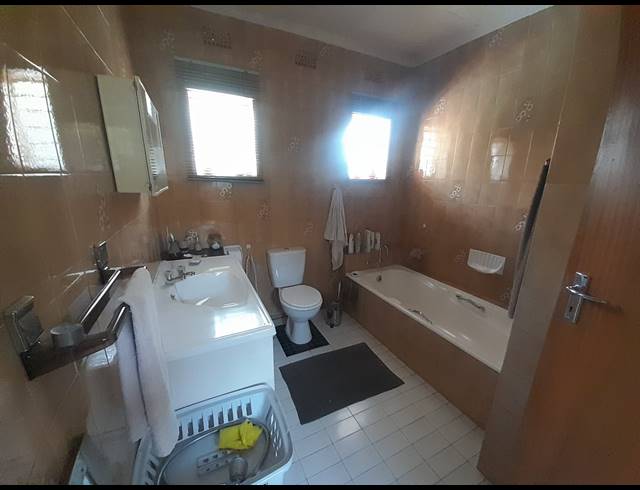 4 BEDROOM HOUSE FOR SALE IN RUSTENBURG CENTRAL
